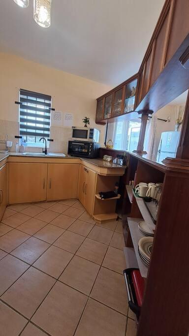 Sunshine Luxurious Villa:4 Mins Walk From Beach Flic-en-Flacq 외부 사진